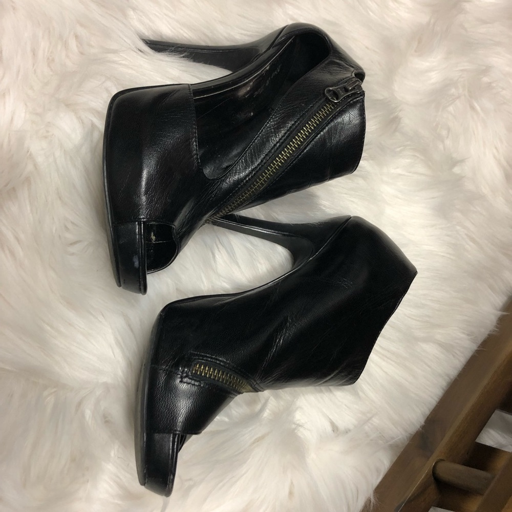 Eva &Zoe peep toe stiletto